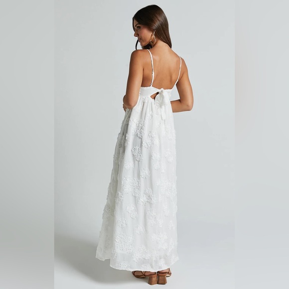 Showpo Claya Maxi Dress - Picture 2 of 3